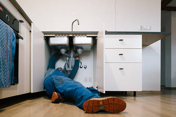 Professional Leak Detection technician working in Highland Park, MI